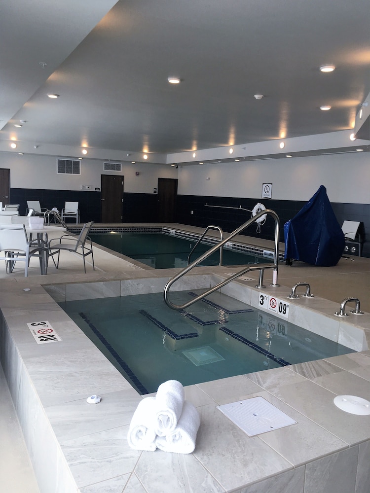 swimming pool spa