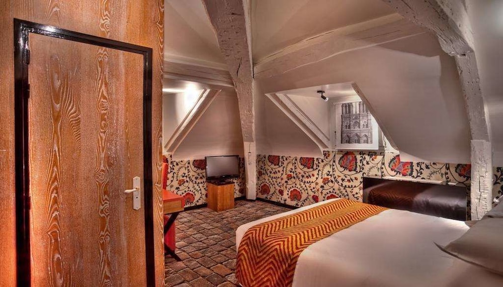 Hotel Le Notre Dame Saint Michel 32/63