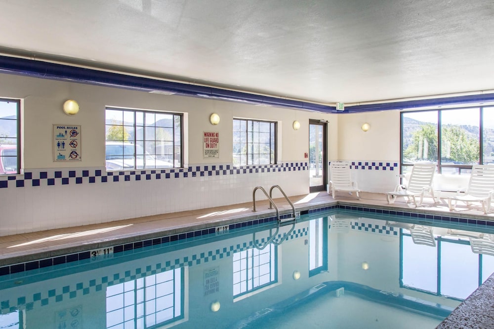 Quality Inn & Suites Vail Valley 6/35
