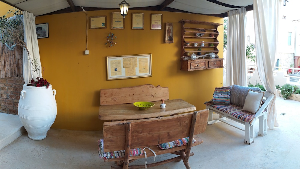 Idili Traditional House 32/50