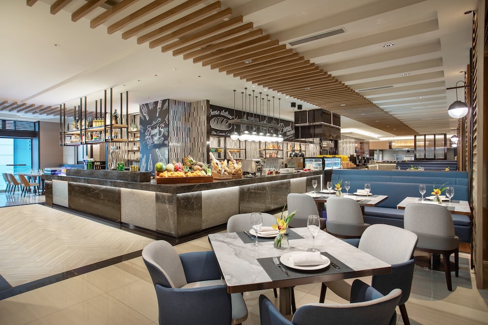 Crowne Plaza Shanghai Nanjing Road, an IHG hotel 54/71