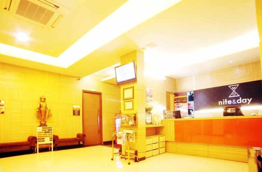 Avira Hotel 57/66