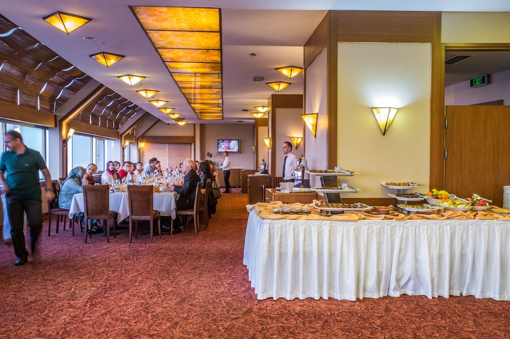 USTA PARK HOTEL 42/50