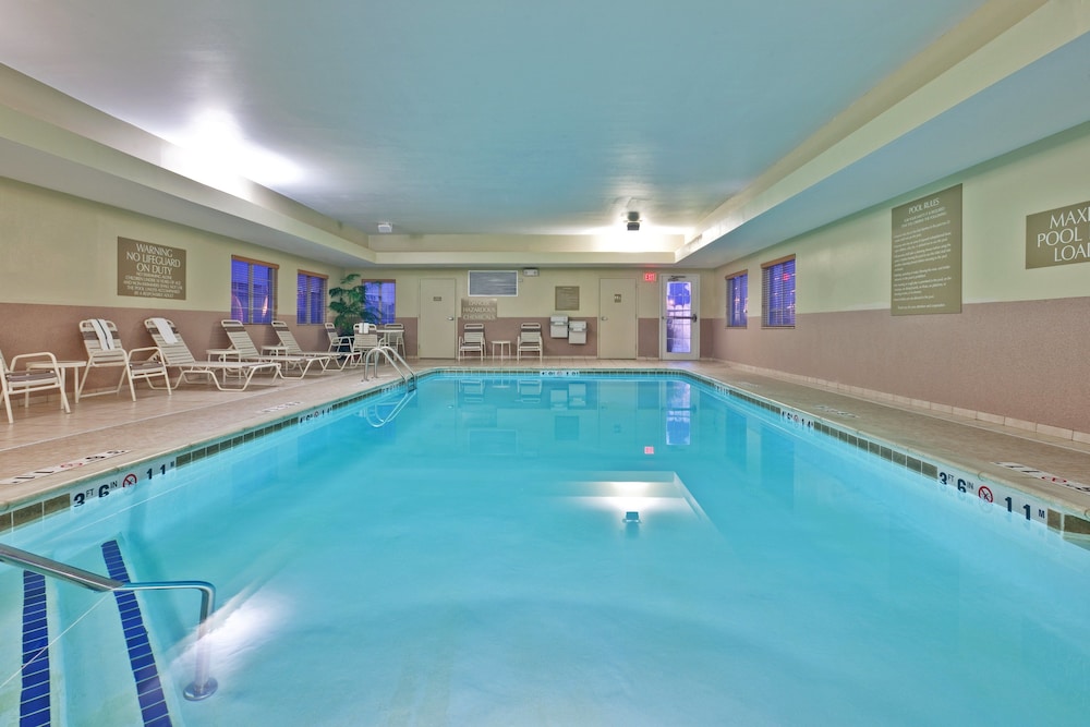 Candlewood Suites Fort Wayne by IHG 19/50