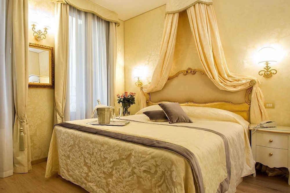 Residenza Goldoni 7/35