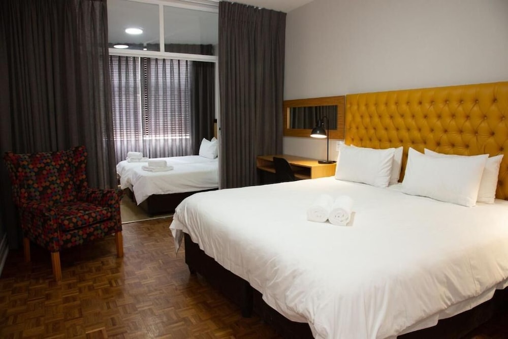 Hotel 224 13/83