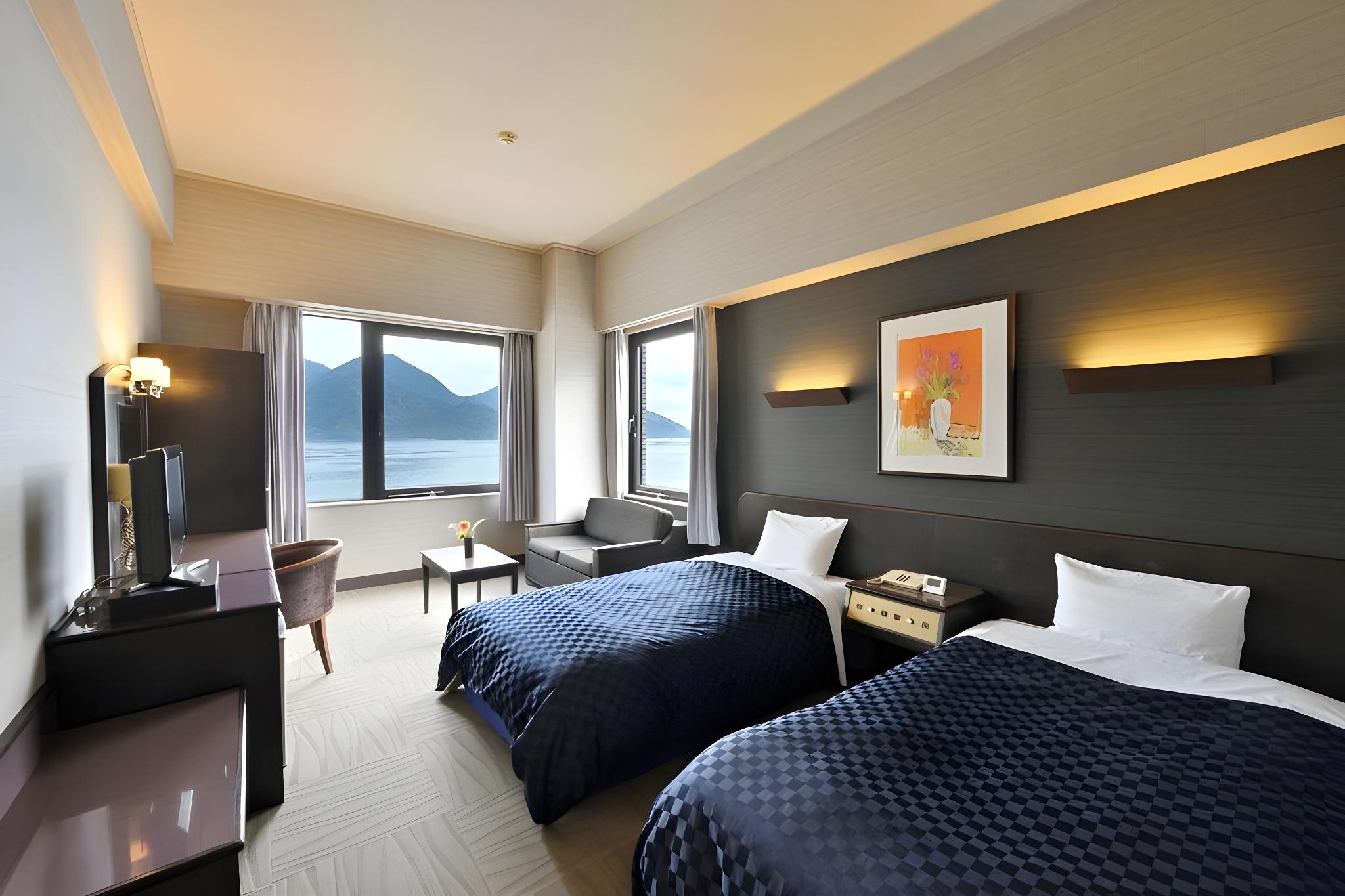 Room, Twin Beds, West Wing, Smoking