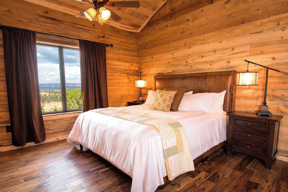 Lodge, 2 Double Beds, 3 King Beds, 3 Bunk Beds