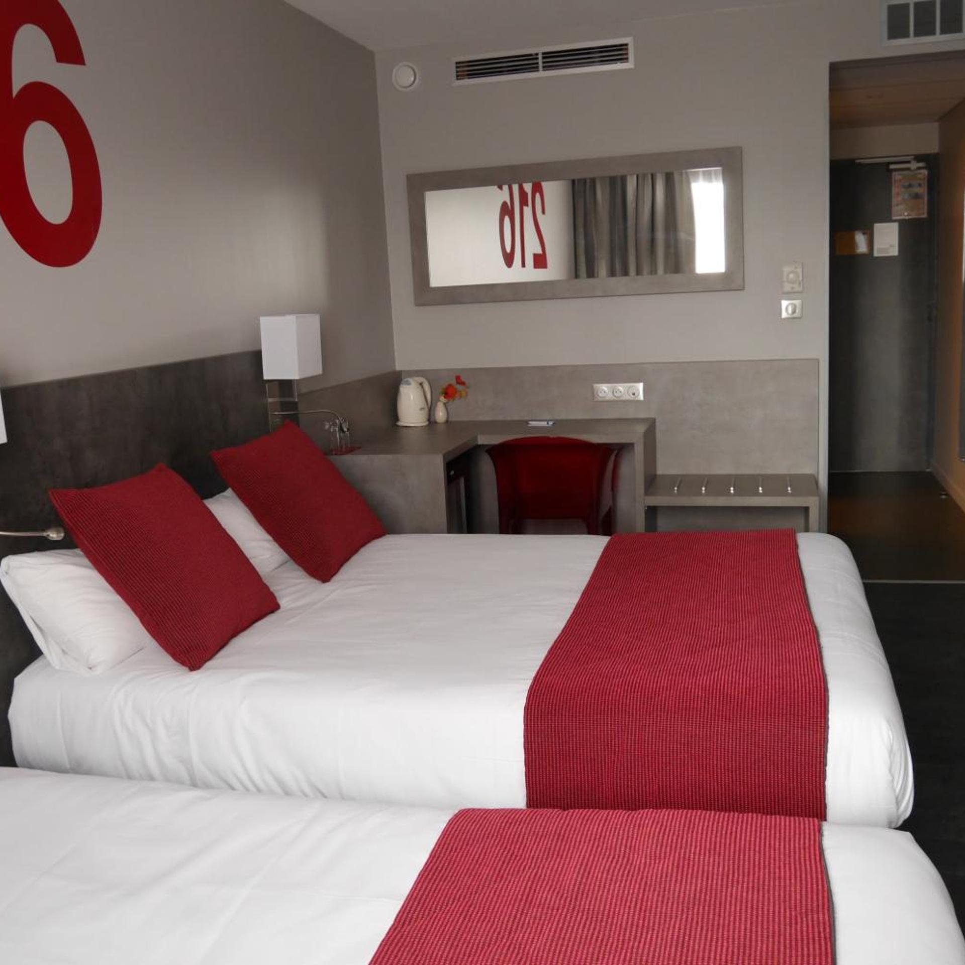 Room, Triple
