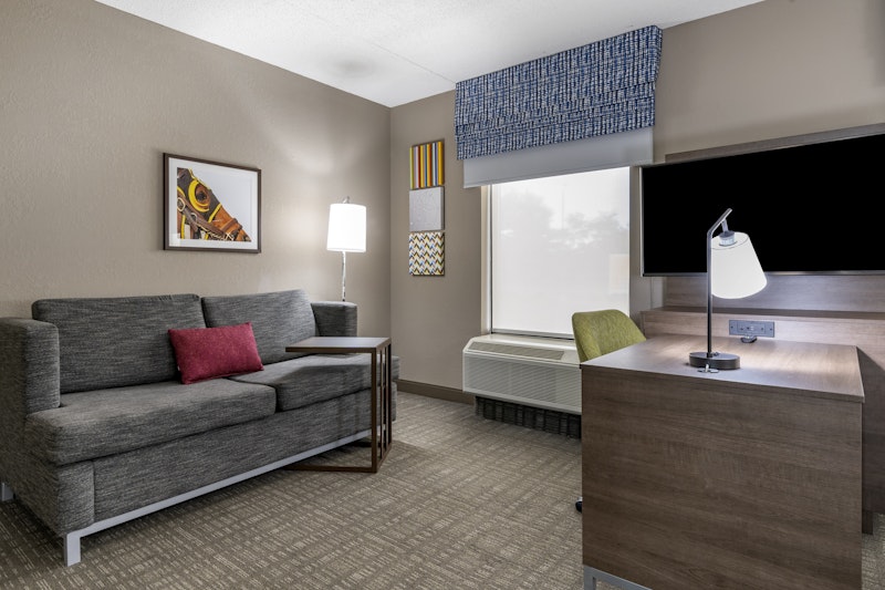 Hampton Inn Suites Louisville 32/46