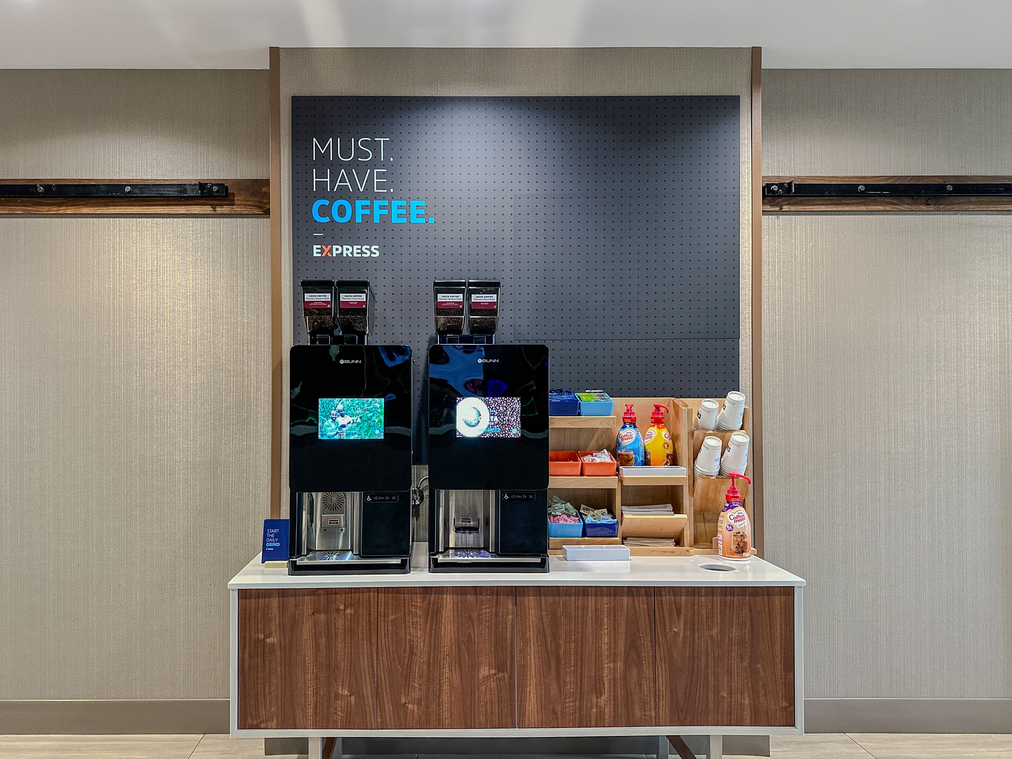 Holiday Inn Express Hotel Suites Pasadena Colorado Boulevard 4/59
