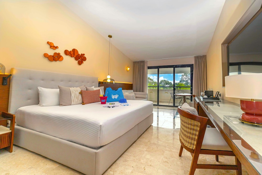Select, Junior Suite, Family, King Bed, Garden View, Sofa