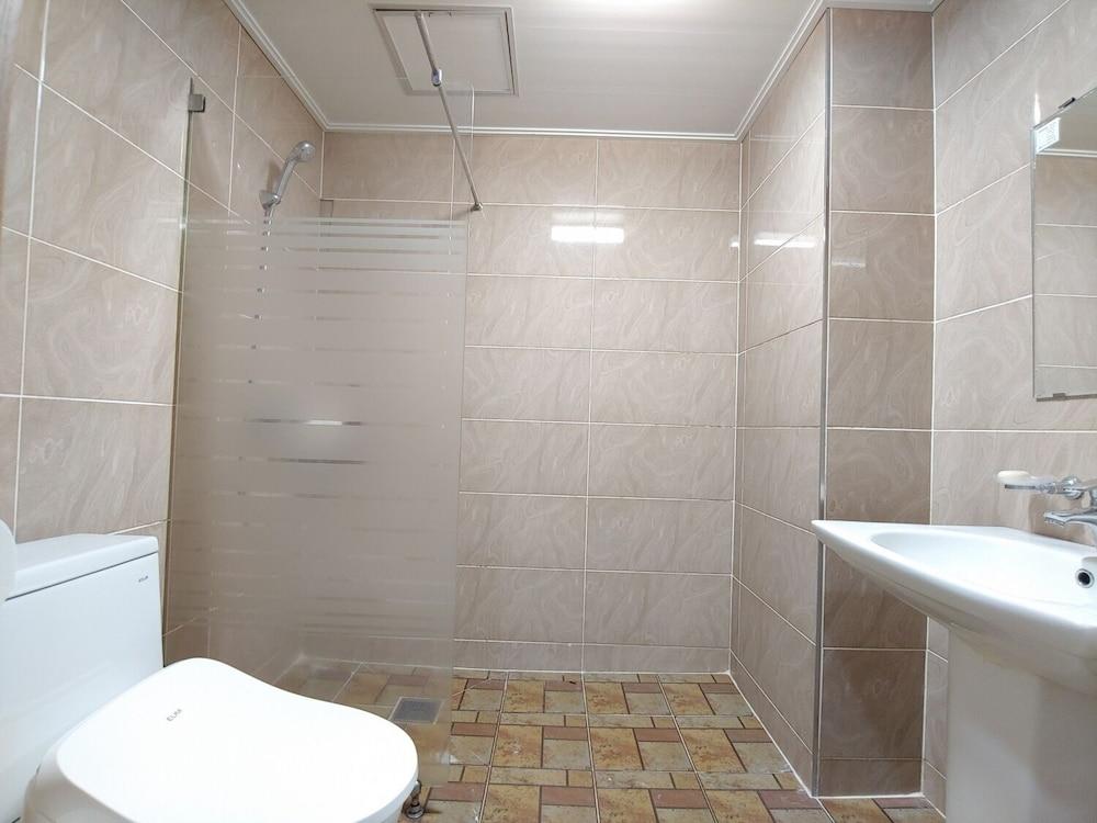 Jeju Hill Hotel 25/25