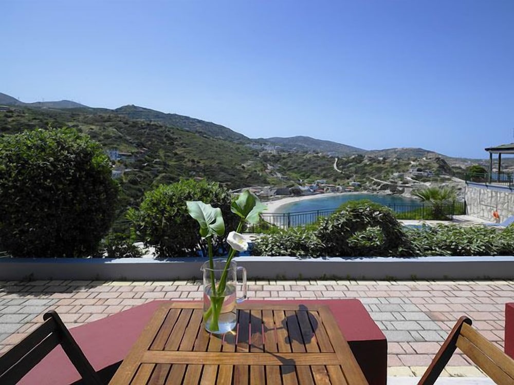 Erivolos Hotel Apartments 30/36