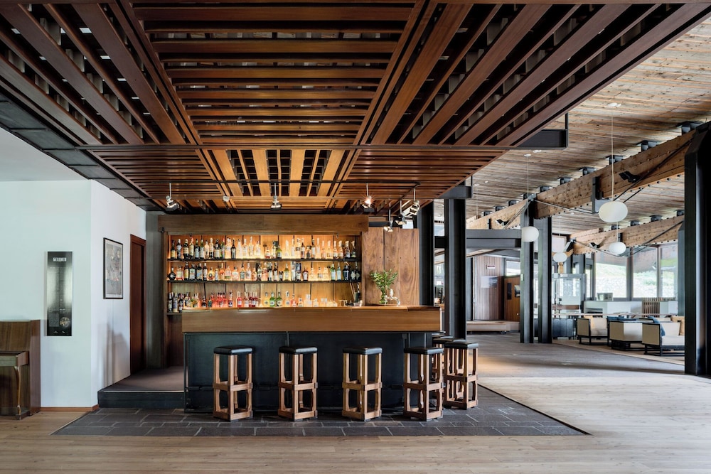 Boite Hotel 33/50