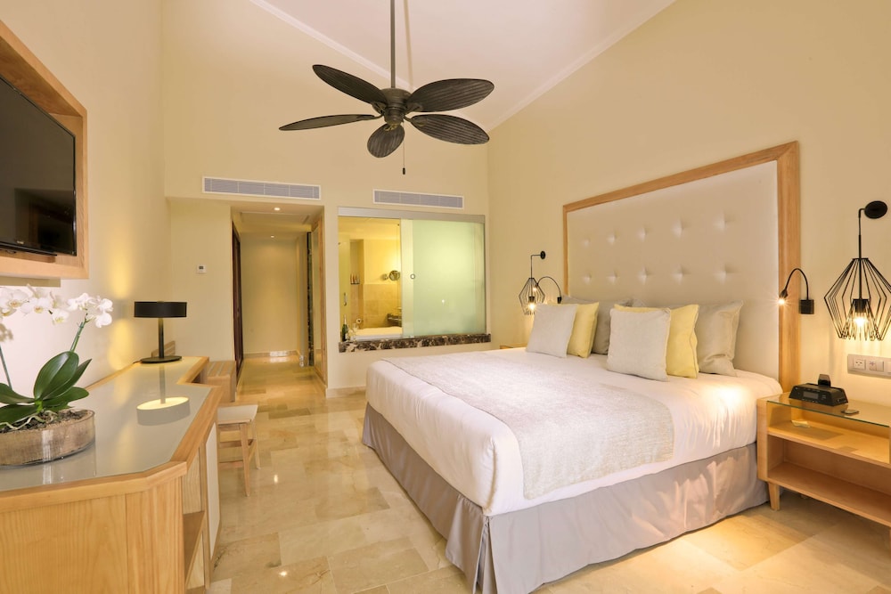 Grand Palladium Palace Resort Spa Casino All Inclusive 12/40