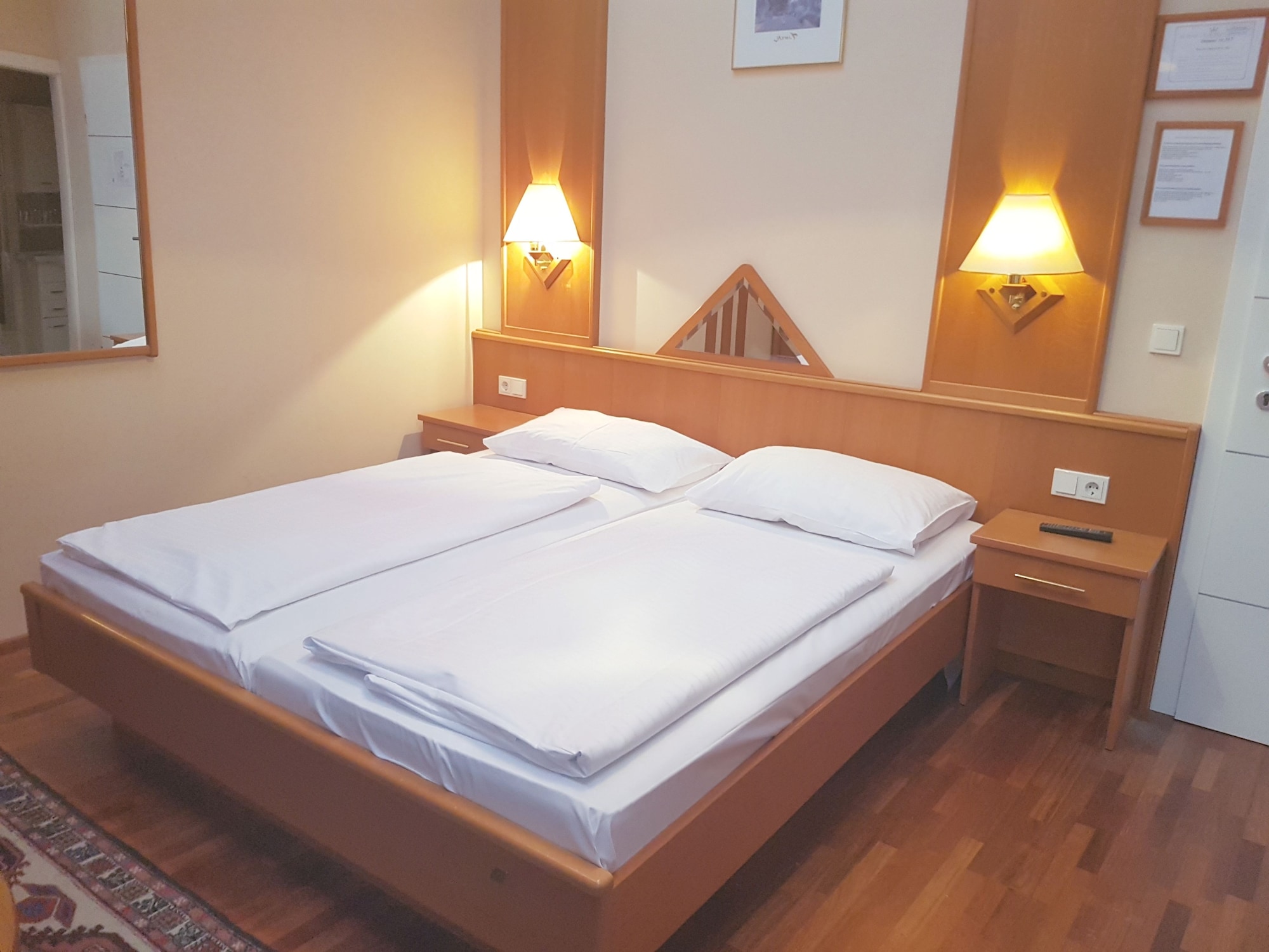COMFORT, DOUBLE OR TWIN BED