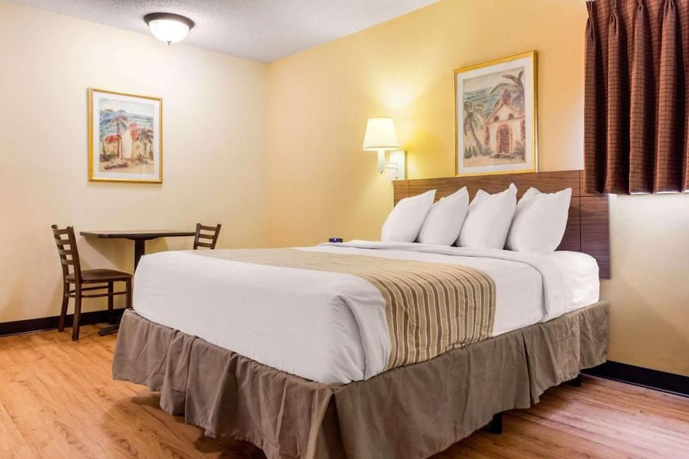 Studio 6 Extended Stay - Myrtle Beach, SC 30/60