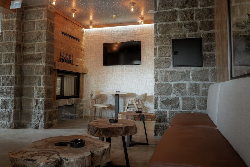 Angelina Apart Hotel&Spa Divcibare 72/83