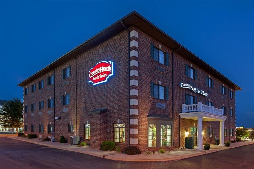 Country Hearth Inn & Suites Edwardsville St. Louis 3/51