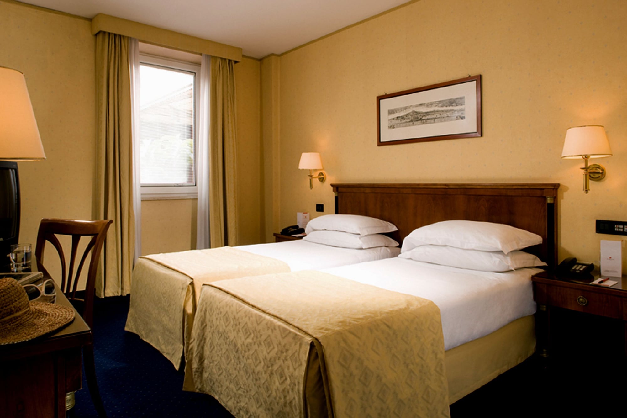 STANDARD, DOUBLE OR TWIN BED