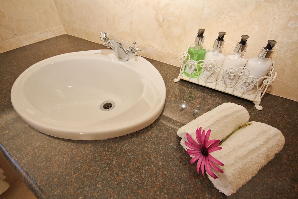 Beluga of Constantia Guest House 40/42