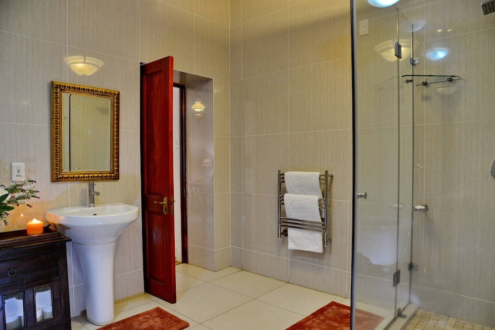 فيلا بريميير بسرير كينج وسرير كوين، Val Du Charron Coach House 6/8