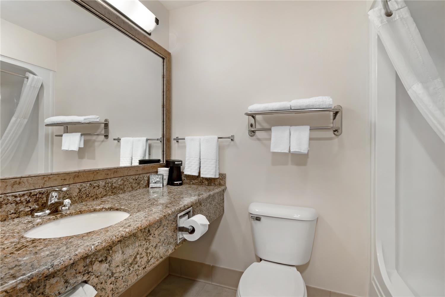 Suite, King Bed, Sofa, Best Western Brookfield 3/3