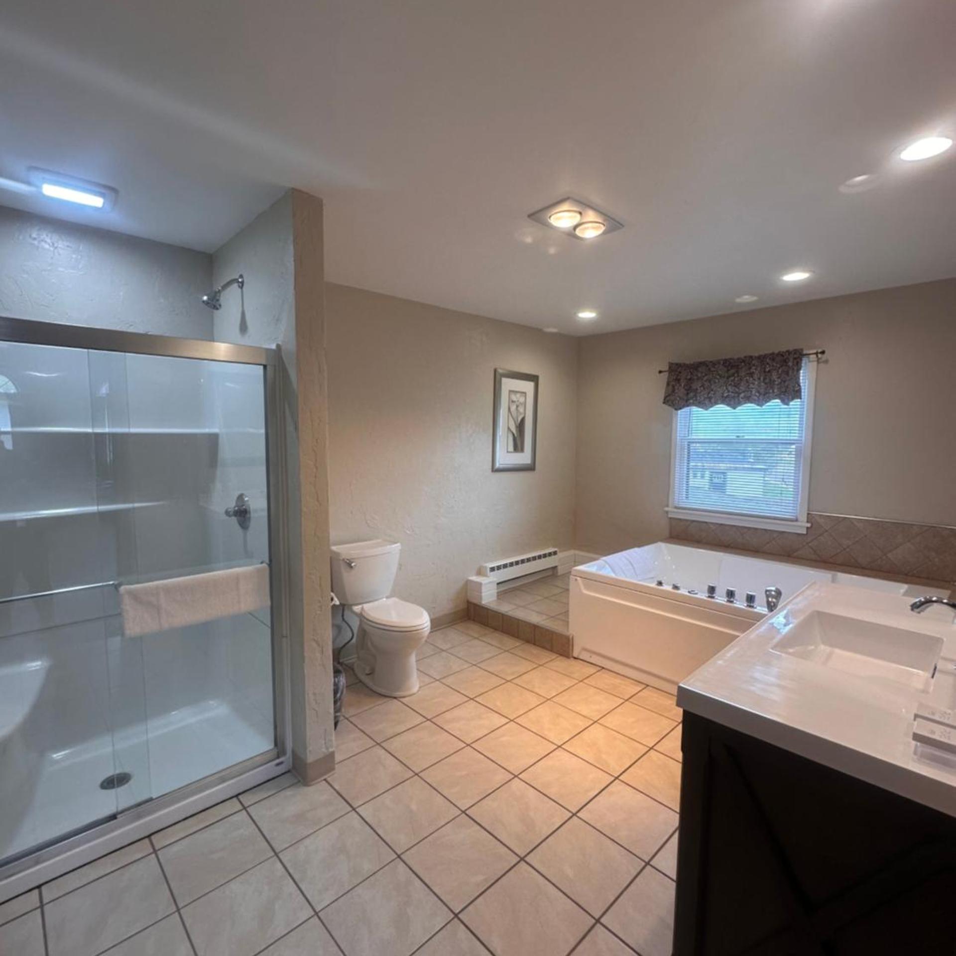 جناح بجاكوزي، Pictured Rocks Inn & Suites 7/7