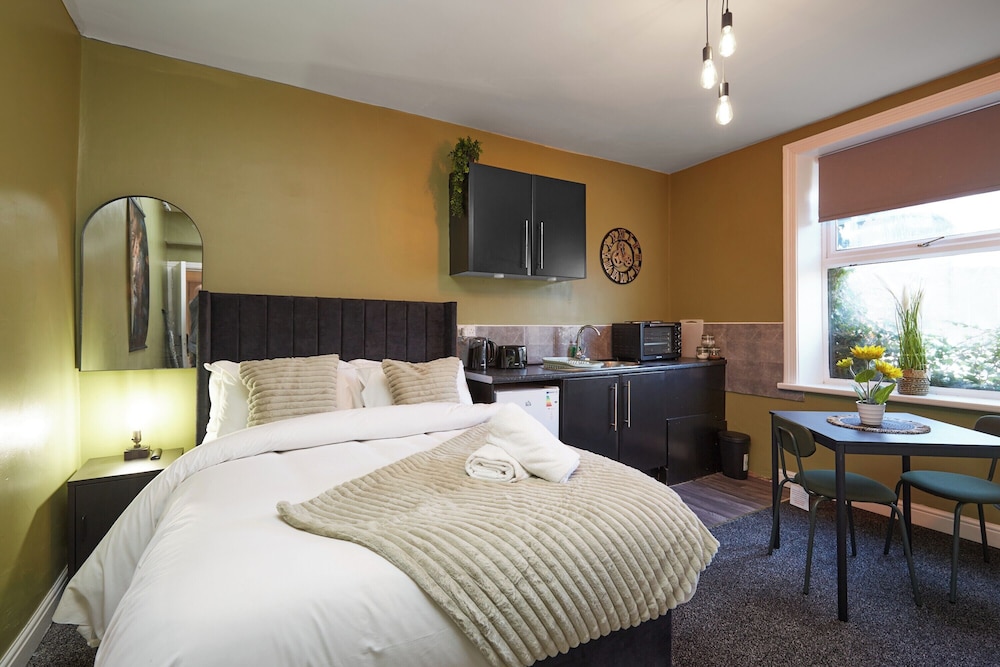 BV Aparthotel Huddersfield Ideal for Business & Leisure Stays 11/37