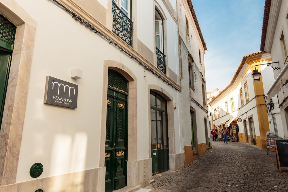 Heaven Inn Evora Hostel 3/60