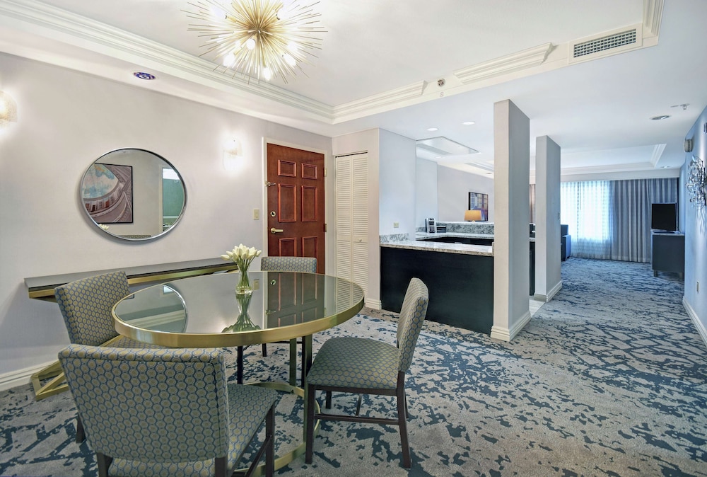 Embassy Suites Charleston 52/58