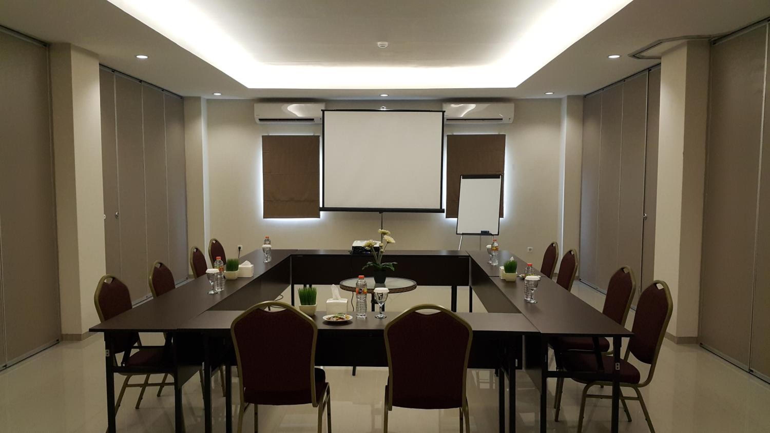 Biz Hotel Ambon 38/48