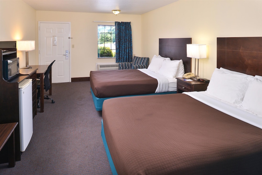 Americas Best Value Inn Batesville 11/33