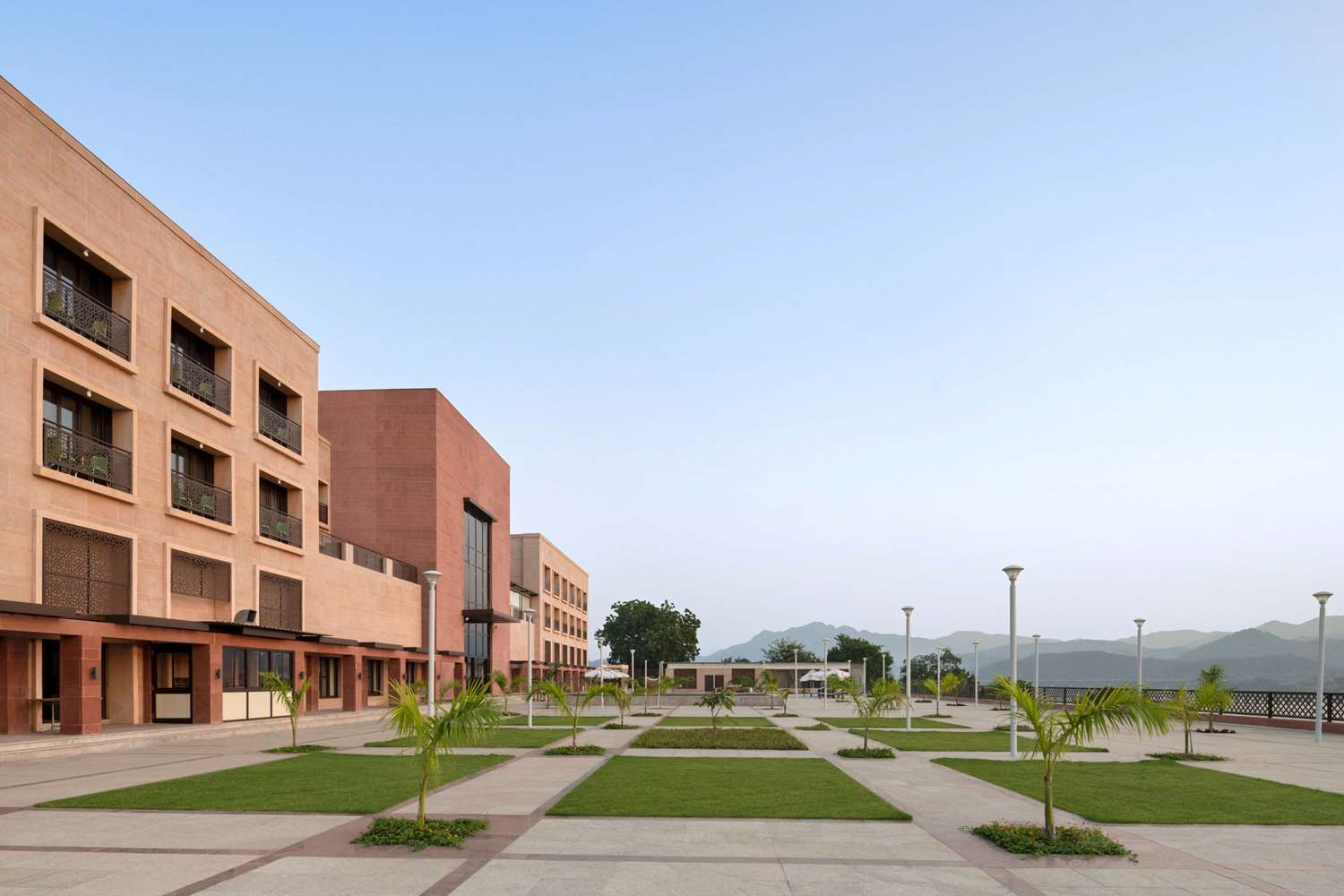Ramada Encore by Wyndham Statue of Unity 6/33