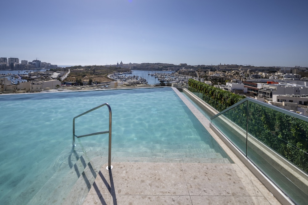 Grands Suites Hotel Residences & Spa 24/50