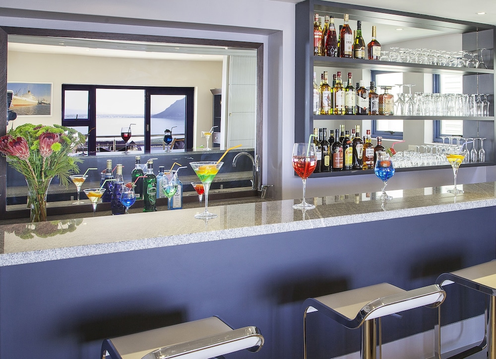 Magellans Hotel 25/50
