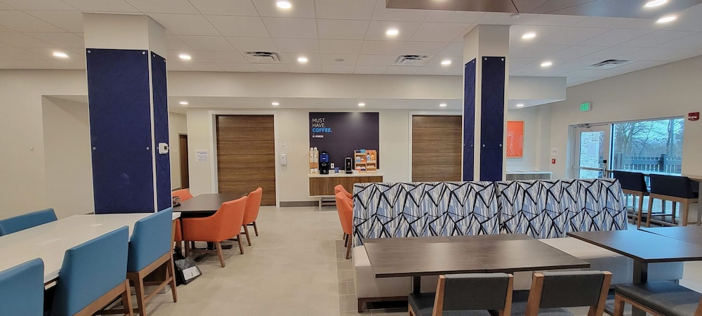 Holiday Inn Express White Marsh 21/59