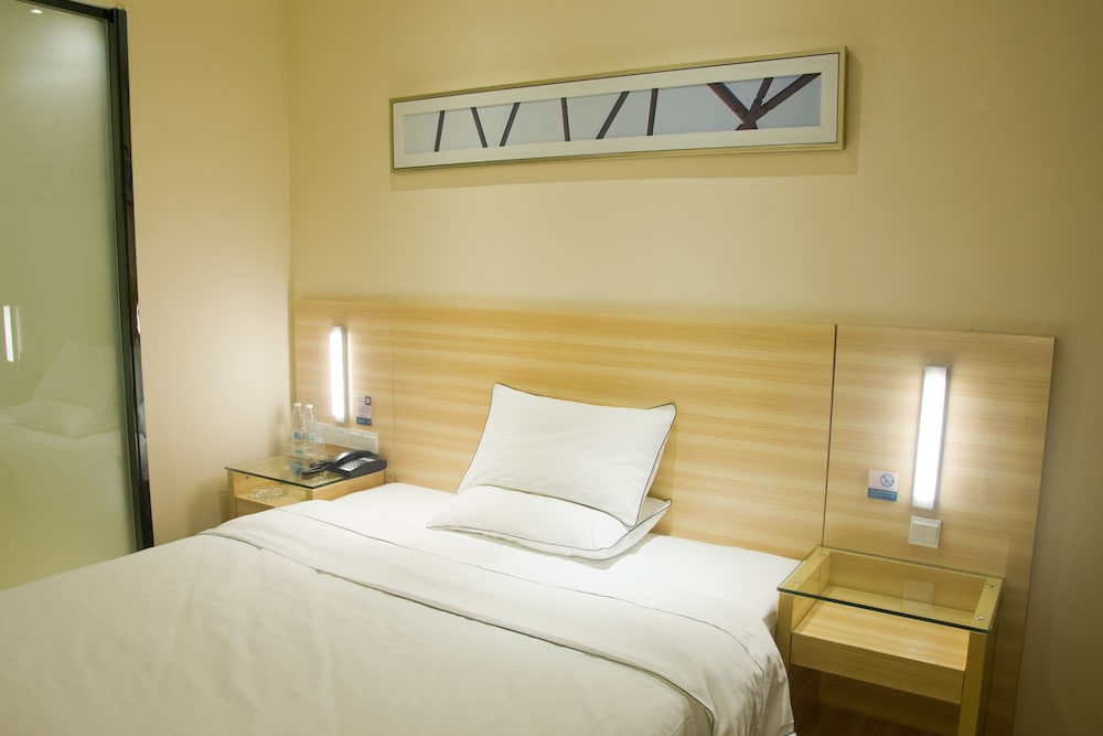 Denise Hotel Shangxiajiu 2/31