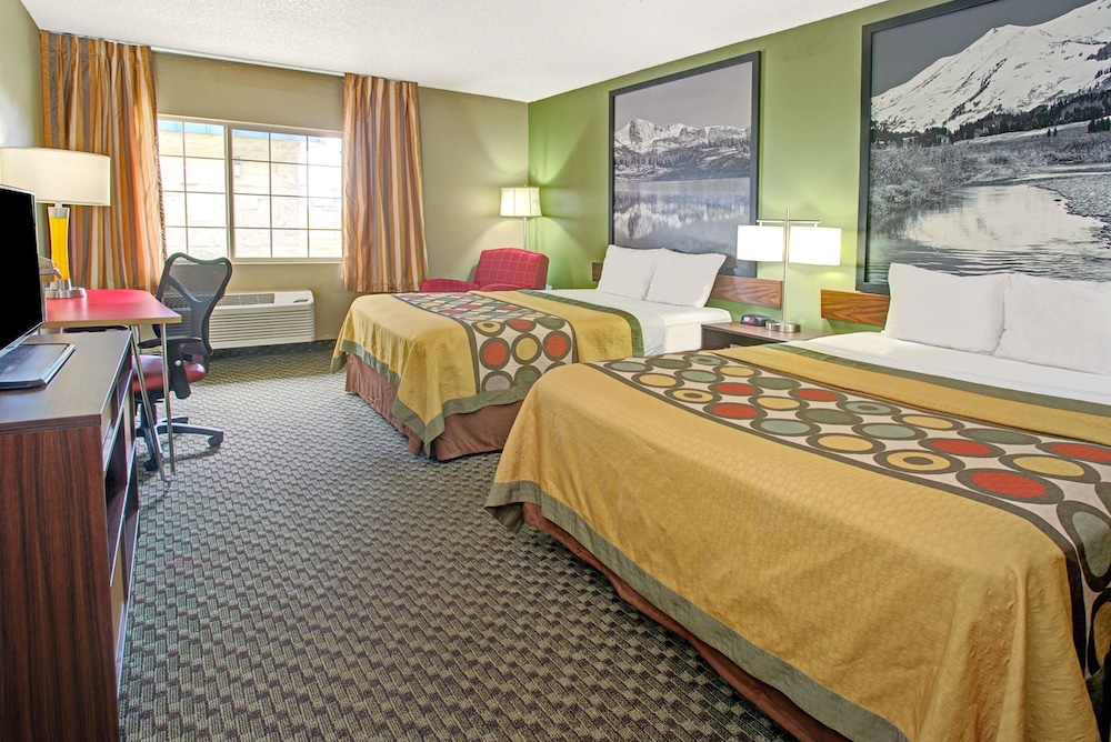 Super 8 by Wyndham Wheatridge/Denver West 10/24