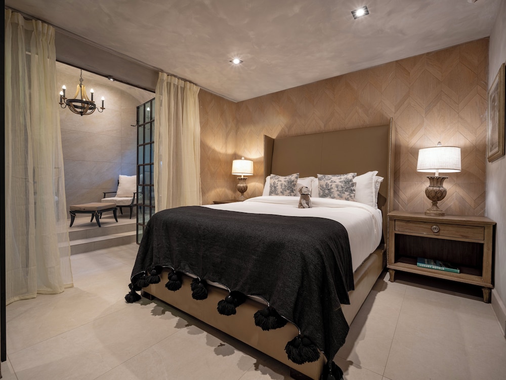 Petite, Suite, Queen Bed، Olive Boutique Hotel 6/10