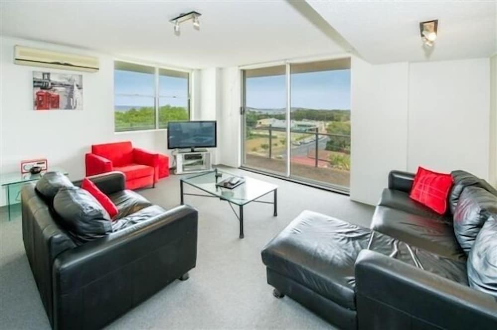 Tradewinds Apartments 27/50