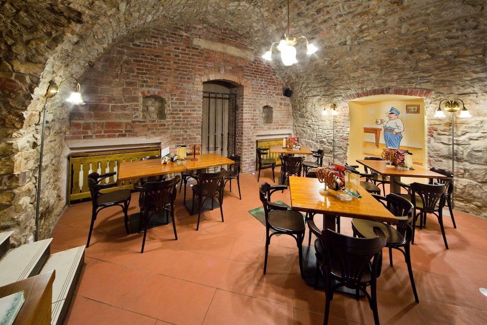 Prague Inn 35/53