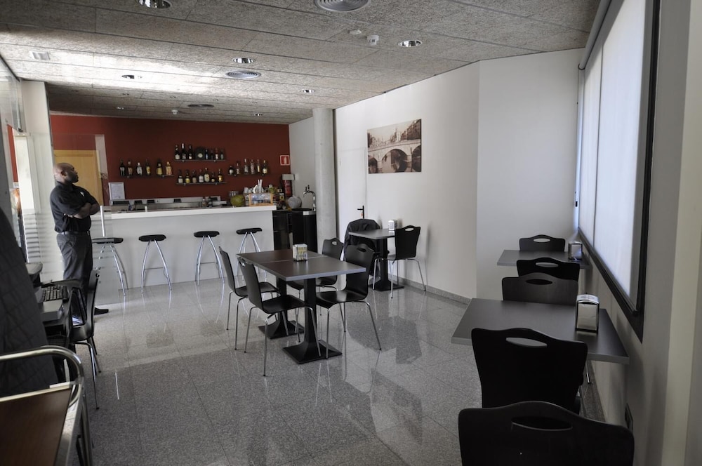 Palau de Girona 63/86