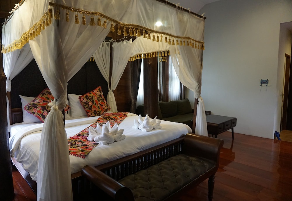 Buraphat Resort 12/50