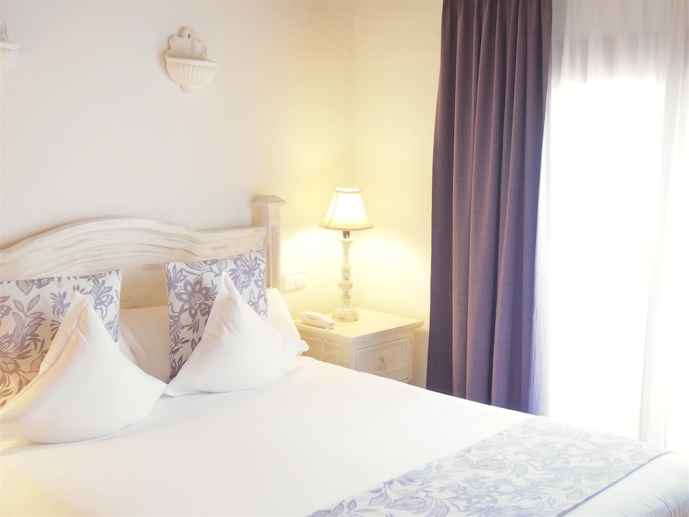 غرفة بسرير كينج بشرفة، Hotel Abaco 5/6