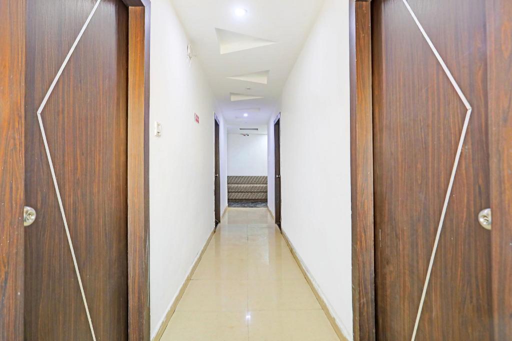 Oyo 11943 Hotel Yugantar Palace 18/25