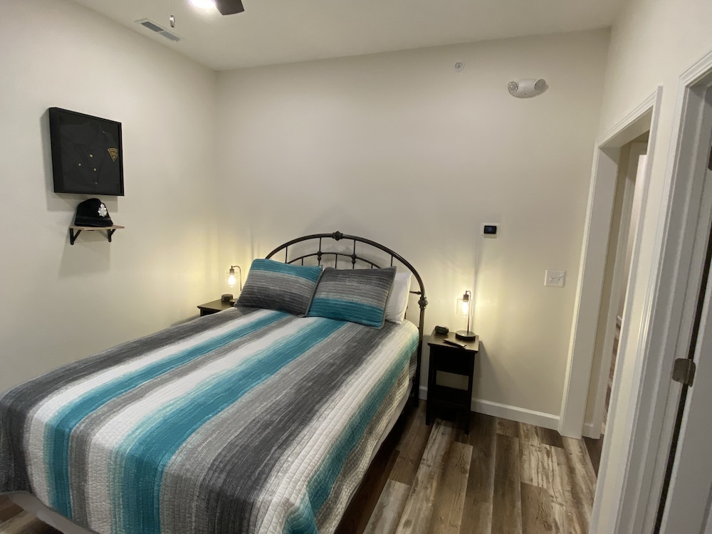 Hermann Crown Suites 46/75