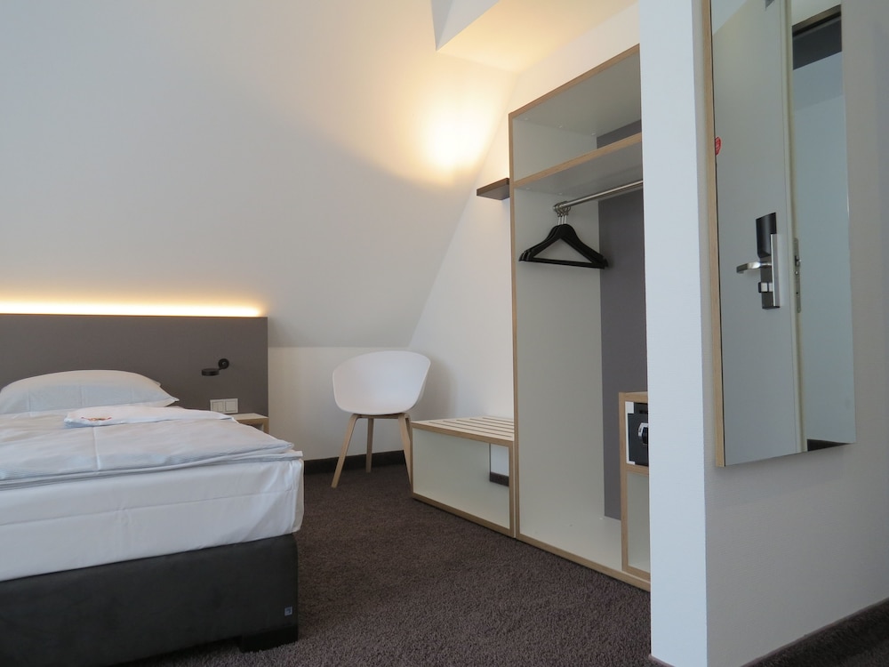 Comfor Hotel 13/72