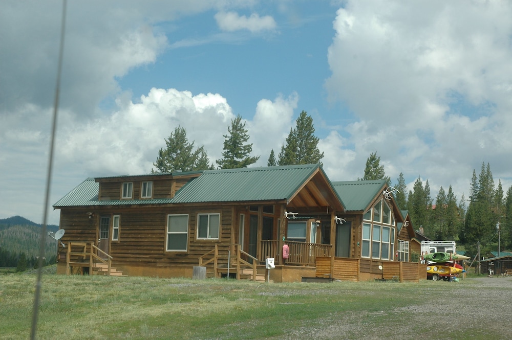 Lava Mountain Lodge 10/69